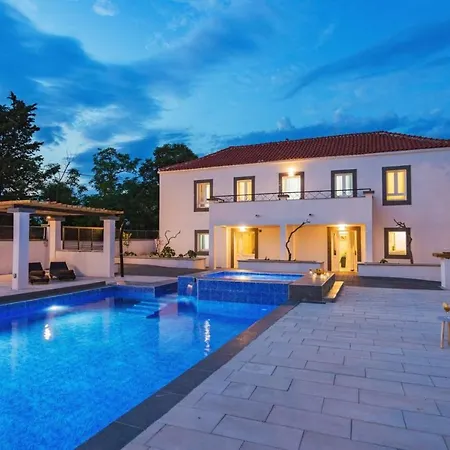 Tatil Evi House With A Swimming Pool - 21414 *